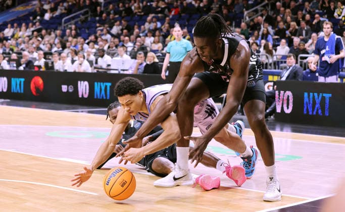 Gerry Blakes, Jack Kayil, Jean Marc Pansa Zweikampf Spielszene Aktion Basketball Champions League CL Herren Saison 2025 2026 16.12.2025 ALBA Berlin vs. BC Sabah Baku
