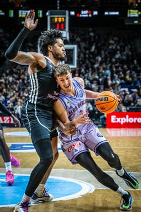Basketball Berlin 16.12.2025 Saison 2025 2026 Basketball Champions League (BCL) Alba Berlin - Sabah BC Baku Alex O Connell (Alba Berlin, No.03) Justin Tillman (Sabah, No.01)