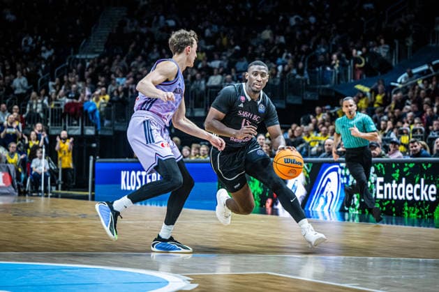 Basketball Berlin 16.12.2025 Saison 2025 2026 Basketball Champions League (BCL) Alba Berlin - Sabah BC Baku James Eads III (Sabah, No.13) Alex O Connell (Alba Berlin, No.03)