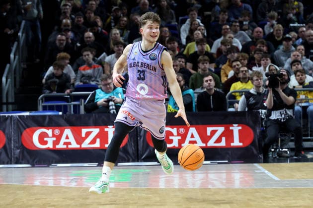 DEU, Basketball Champions League (BCL) , ALBA vs. BC Sabah, 16.12.2025, Uber-Arena, Berlin, DEU, Basketball Champions League (BCL) , ALBA vs. BC Sabah, im Bild Bennet Hundt (ALBA Berlin 33)