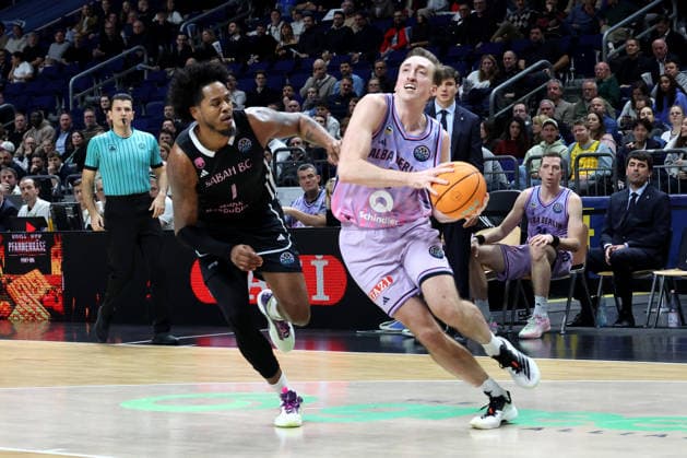 DEU, Basketball Champions League (BCL) , ALBA vs. BC Sabah, 16.12.2025, Uber-Arena, Berlin, DEU, Basketball Champions League (BCL) , ALBA vs. BC Sabah, im Bild Moses Wood (ALBA Berlin 11), Justin Tillman (Sabah BC Bak 1)