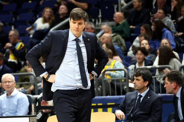 DEU, Basketball Champions League (BCL) , ALBA vs. BC Sabah, 16.12.2025, Uber-Arena, Berlin, DEU, Basketball Champions League (BCL) , ALBA vs. BC Sabah, im Bild CHEFTRAINER Pedro Calles (ALBA Berlin)