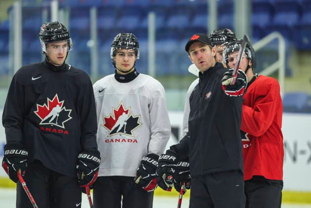 December 16, 2025, Niagara Falls, On, Canada: Coach Kyle Turris talks with players during Canada s National Junior Team training camp in Niagara Falls, Ont., Tuesday, Dec. 16, 2025. Canada News - December 16, 2025  - ZUMAc35_ 20251216_zaf_c35_013 Copyright: xNickxIwanyshynx