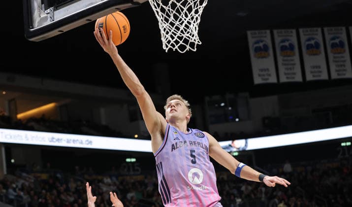 Sam Griesel zieht zum Korb Einzelbild Freisteller Aktion Basketball Champions League CL Herren Saison 2025 2026 16.12.2025 ALBA Berlin vs. BC Sabah Baku