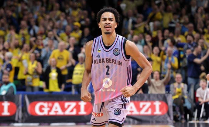 Matheo Hermann jubelt nach Dreier Freude Emotion Jubel Basketball Champions League CL Herren Saison 2025 2026 16.12.2025 ALBA Berlin vs. BC Sabah Baku