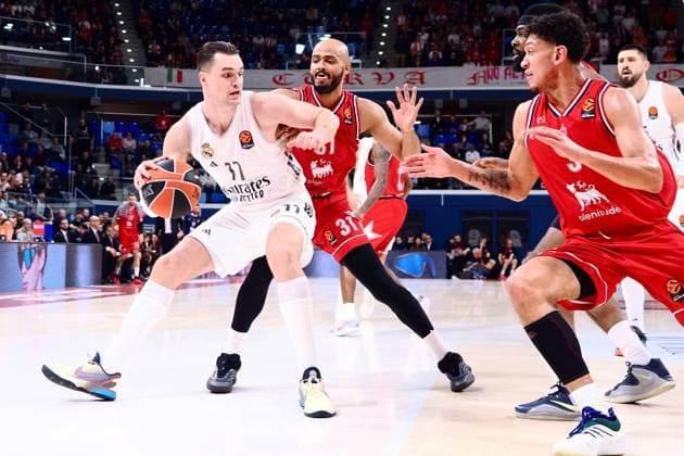 BASKET - Euroleague - EA7 Emporio Armani Milano vs Real Madrid Mario Hezonja (Real Madrid) during EA7 Emporio Armani Milano vs Real Madrid, Basketball Euroleague match in Assago (MI), Italy, December 16 2025 Assago (MI) Italy  Copyright: xIPAxSport ABACAx