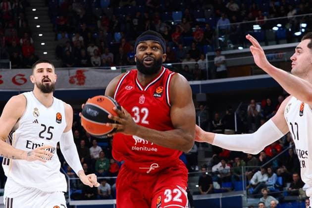 Josh Nebo (EA7 Emporio Armani Olimpia Milano) during EA7 Emporio Armani Milano vs Real Madrid, Basketball Euroleague match in Assago (MI), Italy, December 16 2025  Copyright: xSavinoxPaolella IPAxSportx xipa-agency.netx xx IPA_69225388 IPA_Agency_IPA69225388