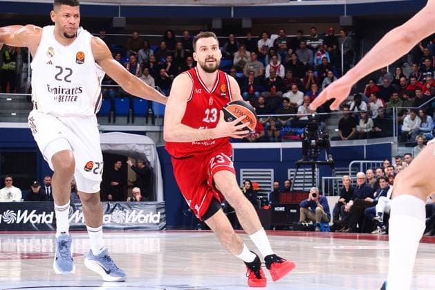 Marko Guduric (EA7 Emporio Armani Olimpia Milano) during EA7 Emporio Armani Milano vs Real Madrid, Basketball Euroleague match in Assago (MI), Italy, December 16 2025  Copyright: xSavinoxPaolella IPAxSportx xipa-agency.netx xx IPA_69225462 IPA_Agency_IPA69225462