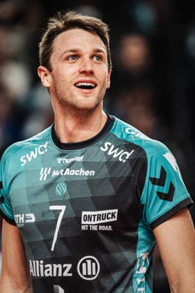Volleyball Herren Saison 2025 2026 1. Volleyball Bundesliga Männer DVV Pokal Halbfinale SVG Lüneburg vs. SWD powervolleys Düren 16.12.2025 Jordan Canham ( 7, SWD powervolleys Düren) Lüneburg LKH Arena Niedersachsen Deutschland