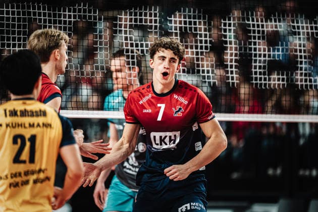 Volleyball Herren Saison 2025 2026 1. Volleyball Bundesliga Männer DVV Pokal Halbfinale SVG Lüneburg vs. SWD powervolleys Düren 16.12.2025 Joscha Kunstmann ( 7, SVG Lüneburg) jubelt Lüneburg LKH Arena Niedersachsen Deutschland