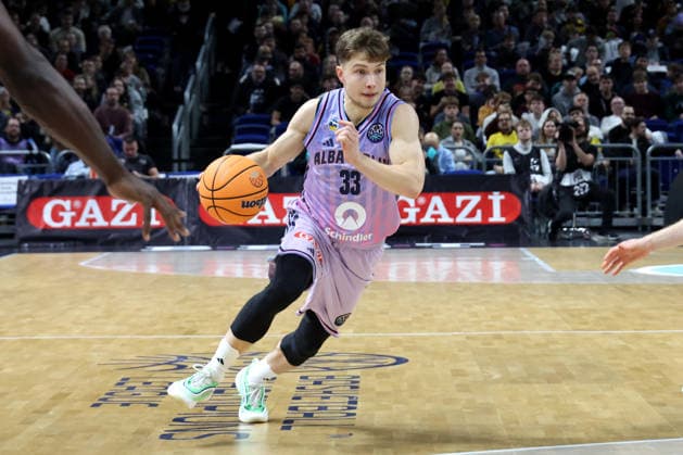 DEU, Basketball Champions League (BCL) , ALBA vs. BC Sabah, 16.12.2025, Uber-Arena, Berlin, DEU, Basketball Champions League (BCL) , ALBA vs. BC Sabah, im Bild Bennet Hundt (ALBA Berlin 33)
