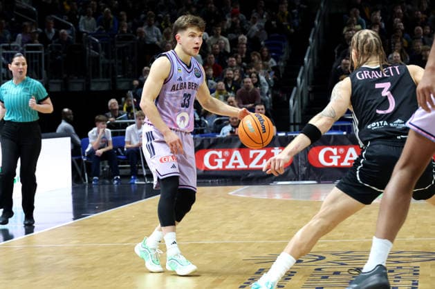 DEU, Basketball Champions League (BCL) , ALBA vs. BC Sabah, 16.12.2025, Uber-Arena, Berlin, DEU, Basketball Champions League (BCL) , ALBA vs. BC Sabah, im Bild Bennet Hundt (ALBA Berlin 33)