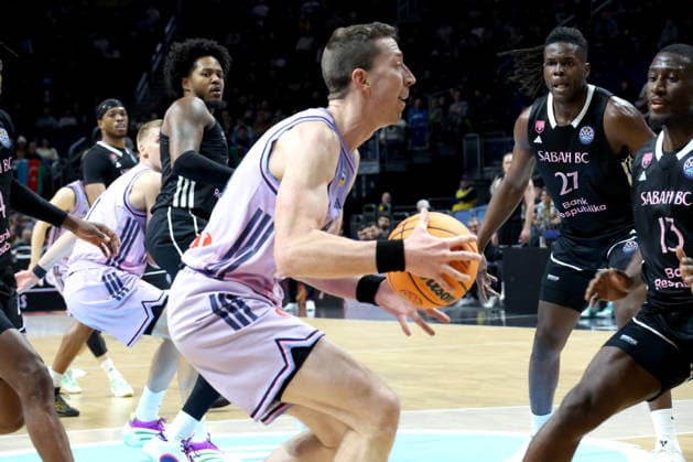 DEU, Basketball Champions League (BCL) , ALBA vs. BC Sabah, 16.12.2025, Uber-Arena, Berlin, DEU, Basketball Champions League (BCL) , ALBA vs. BC Sabah, im Bild Justin Bean (ALBA Berlin 34)