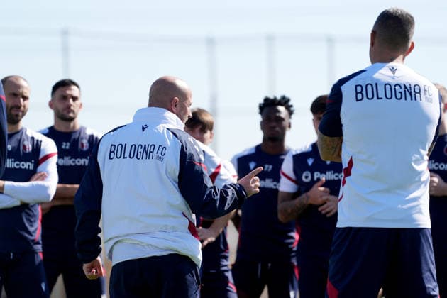 Bologna™s head coach Vincenzo Italiano during the training session at Riyadh , Saudi Arabia - EA Sports FC italian Supercup 2025 2026 Soccer - Wednesday, December 17 , 2025  Copyright: xSpada LaPressex