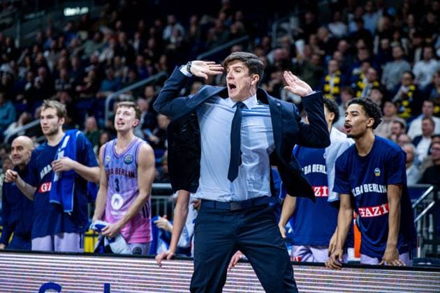 Basketball Berlin 16.12.2025 Saison 2025 2026 Basketball Champions League (BCL) Alba Berlin - Sabah BC Baku Pedro Calles (Alba Berlin, Trainer)
