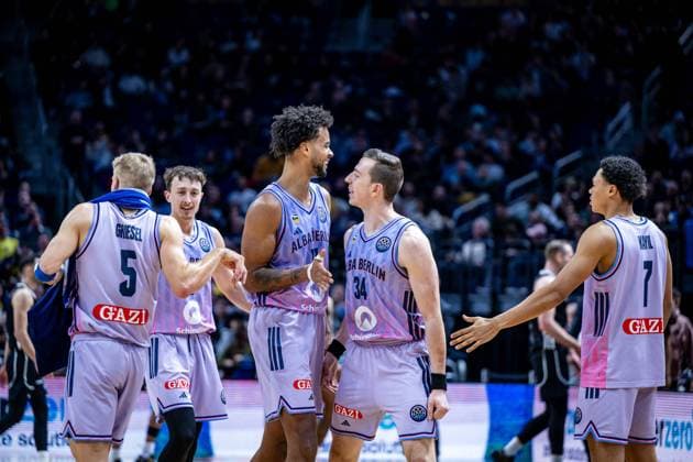 Basketball Berlin 16.12.2025 Saison 2025 2026 Basketball Champions League (BCL) Alba Berlin - Sabah BC Baku Jubel Alba Norris Agbakoko (Alba Berlin, No.17) Justin Bean (Alba Berlin, No.34) Jack Kayil (Alba Berlin, No.07) Alex O Connell (Alba Berlin, No.03) Sam Griesel (Alba Berlin, No.05)
