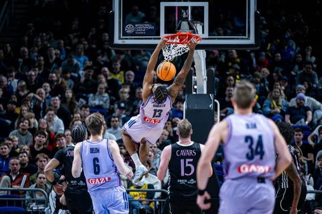 Basketball Berlin 16.12.2025 Saison 2025 2026 Basketball Champions League (BCL) Alba Berlin - Sabah BC Baku J wan Roberts (Alba Berlin, No.13) Klavs Cavars (Sabah, No.15)