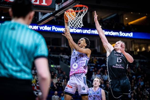 Basketball Berlin 16.12.2025 Saison 2025 2026 Basketball Champions League (BCL) Alba Berlin - Sabah BC Baku Matheo hermann (Alba Berlin, No.02) Klavs Cavars (Sabah, No.15)