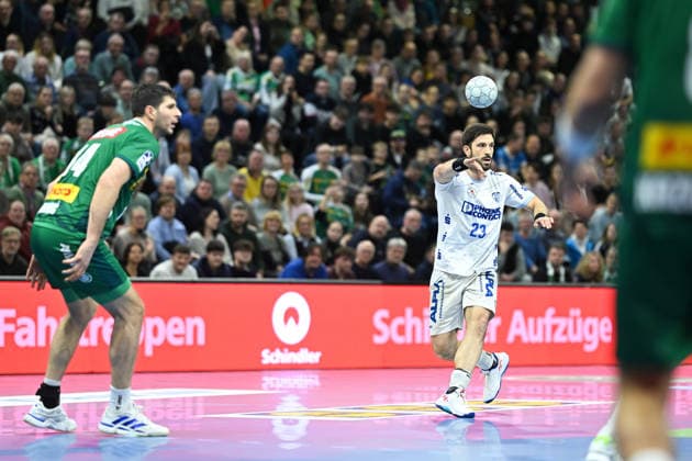 Tim Suton (TBV Lemgo Lippe, 23) SC DHfK Leipzig vs. TBV Lemgo Lippe, Handball, DHB-Pokal Viertelfinale, Spielzeit 2025 2026, 17.12.2025 SC DHfK Leipzig vs. TBV Lemgo Lippe, Handball, DHB-Pokal Viertelfinale, Spielzeit 2025 2026, 17.12.2025 Dresden Copyright: xEibner-Pressefoto xHoepnerx EP_PHR