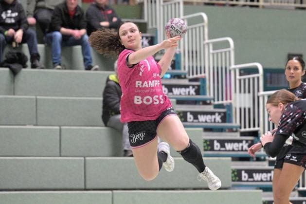 Sabrina Troester (TusSies Metzingen, 07) TusSies Metzingen vs. ATH Strasbourg, Handball, Testspiel, Saison 2025 2026, 17.12.2025 TusSies Metzingen vs. ATH Strasbourg, Handball, Testspiel, Saison 2025 2026, 17.12.2025 Metzingen Copyright: xEibner-Pressefoto TobiasxBaurx EP_TBR