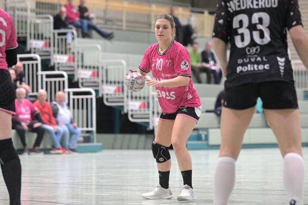 Nele Franz (TusSies Metzingen, 10) TusSies Metzingen vs. ATH Strasbourg, Handball, Testspiel, Saison 2025 2026, 17.12.2025 TusSies Metzingen vs. ATH Strasbourg, Handball, Testspiel, Saison 2025 2026, 17.12.2025 Metzingen Copyright: xEibner-Pressefoto TobiasxBaurx EP_TBR