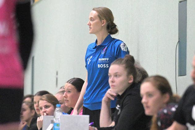 Miriam Hirsch (TusSies Metzingen, Trainerin) TusSies Metzingen vs. ATH Strasbourg, Handball, Testspiel, Saison 2025 2026, 17.12.2025 TusSies Metzingen vs. ATH Strasbourg, Handball, Testspiel, Saison 2025 2026, 17.12.2025 Metzingen Copyright: xEibner-Pressefoto TobiasxBaurx EP_TBR