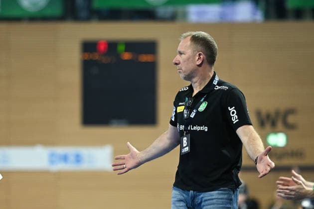 Frank Carstens (Cheftrainer SC DHfK Leipzig) SC DHfK Leipzig vs. TBV Lemgo Lippe, Handball, DHB-Pokal Viertelfinale, Spielzeit 2025 2026, 17.12.2025 SC DHfK Leipzig vs. TBV Lemgo Lippe, Handball, DHB-Pokal Viertelfinale, Spielzeit 2025 2026, 17.12.2025 Dresden Copyright: xEibner-Pressefoto xHoepnerx EP_PHR