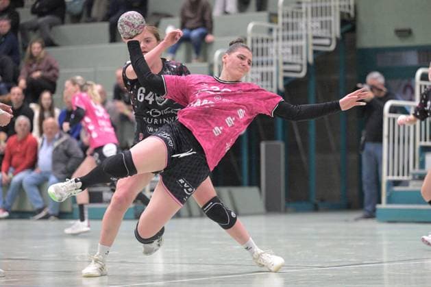 Svenja Huebner (TusSies Metzingen, 26) TusSies Metzingen vs. ATH Strasbourg, Handball, Testspiel, Saison 2025 2026, 17.12.2025 TusSies Metzingen vs. ATH Strasbourg, Handball, Testspiel, Saison 2025 2026, 17.12.2025 Metzingen Copyright: xEibner-Pressefoto TobiasxBaurx EP_TBR
