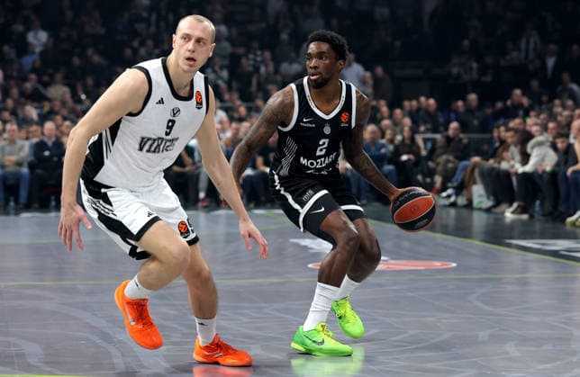 Partizan v Virtus, Euroleague, season 2025 2026, round 16 Belgrade, Serbia. 17th Dec, 2025. Virtus Bologna s Alen Smailagic (L) vies with Partizan s Shake Milton (R) during Euroleague basketball match between Partizan and Virtus on December 17. 2025. in Belgrade, Serbia. Belgrade Serbia Copyright: xPedjaxMilosavljevic STARSPORTx