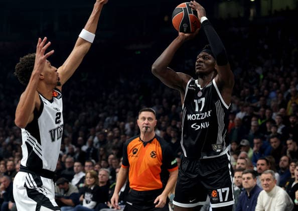 Partizan v Virtus, Euroleague, season 2025 2026, round 16 Belgrade, Serbia. 17th Dec, 2025. Partizan s Isaac Bonga during Euroleague basketball match between Partizan and Virtus on December 17. 2025. in Belgrade, Serbia. Belgrade Serbia Copyright: xPedjaxMilosavljevic STARSPORTx