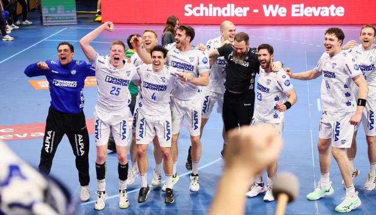 Dresden, 17.12.2025, Ballsportarena, Handball, DHB Pokal, Viertelfinale , SC DHfK Leipzig vs. TBV Lemgo 27:35, Im Bild; Lemgo feiert den Einzug in das FinalFour. , Nur zur redaktionellen Nutzung. Only editorial use. , DHB HBL regulations prohibit any use of photographs as image sequences and or quasi-video. ,
