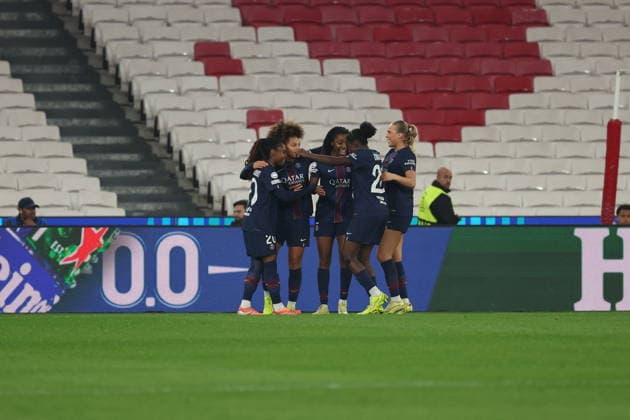 PSG team celebrating a goal during the match between SL Benfica Womens team and PSG Womens team, valid for Womens Champions League 2025 2026 at Estadio do Lisboa e Benfica on 17 December 2025. Lisboa Estadio do Sport Lisboa de Benfica Lisboa Portugal Copyright: xIMAGOx xPRIMExSPORTSxIMAGESx xFILIPExOLIVEIRAx