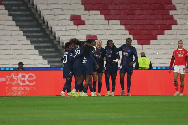 PSG team celebrating a goal during the match between SL Benfica Womens team and PSG Womens team, valid for Womens Champions League 2025 2026 at Estadio do Lisboa e Benfica on 17 December 2025. Lisboa Estadio do Sport Lisboa de Benfica Lisboa Portugal Copyright: xIMAGOx xPRIMExSPORTSxIMAGESx xFILIPExOLIVEIRAx