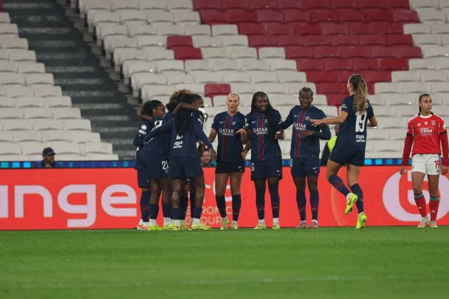 PSG team celebrating a goal during the match between SL Benfica Womens team and PSG Womens team, valid for Womens Champions League 2025 2026 at Estadio do Lisboa e Benfica on 17 December 2025. Lisboa Estadio do Sport Lisboa de Benfica Lisboa Portugal Copyright: xIMAGOx xPRIMExSPORTSxIMAGESx xFILIPExOLIVEIRAx