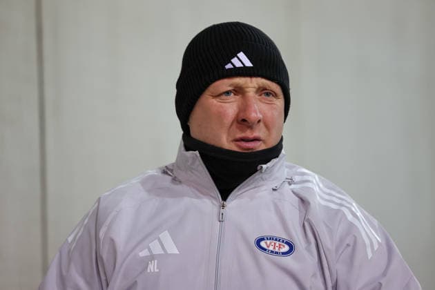 Nils Lexerod (Valerenga IF, Chef-Trainer) vor dem Spiel, GER, FC Bayern Muenchen vs. Valerenga IF, Fussball, UEFA Womens Champions League, Ligaphase, 6. Spieltag, Saison 2025 2026, 17.12.2025, GER, FC Bayern Muenchen vs. Valerenga IF, Fussball, UEFA Womens Champions League, Ligaphase, 6. Spieltag, Saison 2025 2026, 17.12.2025 Muenchen Copyright: xEibner-Pressefoto JennixMaulx EP_JML