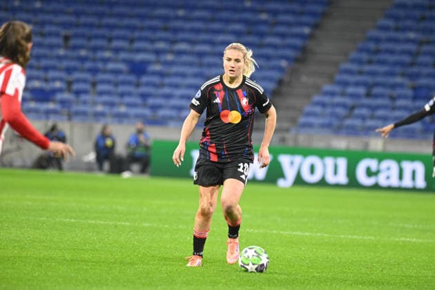 Football : OL Lyonnes v Atletico Madrid - UEFA Womens champions league Lindsey Heaps of Lyon training during the UEFA Womens champions league match between OL Lyonnes and Atletico Madrid at Groupama Stadium Decines Charpieu Lyon France on December 17, 2025 LYONFrance  Copyright: xMouradxAllilix
