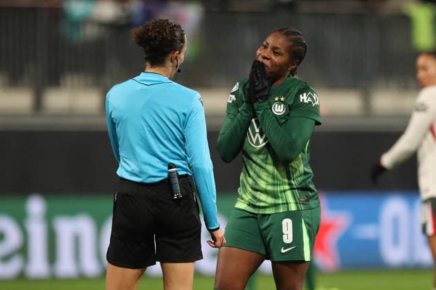 VfL vs. Chelsea, CL Frauen Wolfsburg, 17.12.2025, FUßBALL - VfL Wolfsburg vs. FC Chelsea, Champions League Frauen, Saison 2025 26. Lineth Beerensteyn (VfL Wolfsburg) Wolfsburg