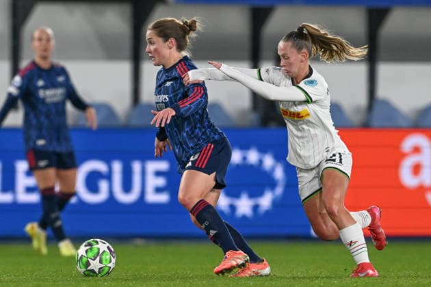251217 OHL vs Arsenal Kim Little (10) of Arsenal and Flo Hermans (21) of OH Leuven pictured in action during the Uefa Women™s Champions League 6th matchday in the League phase game in season 2025 - 2026 between Oud Heverlee Leuven - OHL and Arsenal FC on December 17 , 2025 in Leuven, Belgium. (Photo by David Catry Isosport) Leuven Belgium  Copyright: xDavidxCatryx 20251217DSC_3077