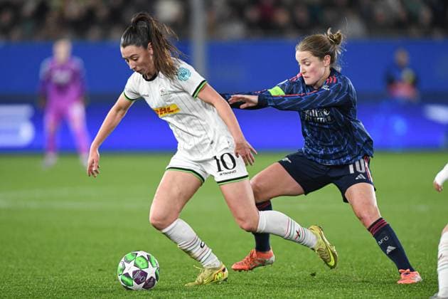 OHL Women s Aurelie Reynders and Arsenal?s Kim Little pictured in action during a soccer match between Oud-Heverlee Leuven Women and English Arsenal, Wednesday 17 December 2025 in Heverlee, game 6 (out of 6) in the league phase of the UEFA Women s Champions League competition. JILLxDELSAUX  x149652827x