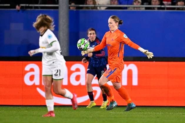 OH Leuven v Arsenal - UEFA Women s Champions League LEUVEN, BELGIUM - DECEMBER 17 : Seynhaeve Lowiese goalkeeper of OH Leuven during the UEFA Women s Champions League 2025 26 League Phase MD6 match between OH Leuven and Arsenal on December 17, 2025 in Leuven, Belgium, 17 12 2025 Leuven Belgium  Copyright: xTomasxSiskx