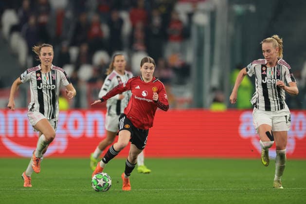 Turin, Italy, 17th December 2025. Jess Park of Manchester United, ManU is pursued by Amalie Jorgensen Vangsgaard and Lia Walti of Juventus as she breaks with the ball during the Juventus Women vs Manchester United Women UEFA Womens Champions League match at Juventus Stadium, Turin. Picture credit should read: Jonathan Moscrop Sportimage EDITORIAL USE ONLY. No use with unauthorised audio, video, data, fixture lists, club league logos or live services. Online in-match use limited to 120 images, no video emulation. No use in betting, games or single club league player publications. SPI_033_JM_JUVE_MANUTD_UWCL SPI-4364-0033