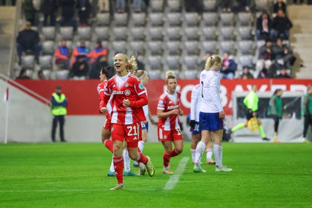 Jubel zum Tor zum 3:0 durch Pernille Harder (FC Bayern Muenchen, 21), GER, FC Bayern Muenchen vs. Valerenga IF, Fussball, UEFA Womens Champions League, Ligaphase, 6. Spieltag, Saison 2025 2026, 17.12.2025, GER, FC Bayern Muenchen vs. Valerenga IF, Fussball, UEFA Womens Champions League, Ligaphase, 6. Spieltag, Saison 2025 2026, 17.12.2025 Muenchen Copyright: xEibner-Pressefoto JennixMaulx EP_JML