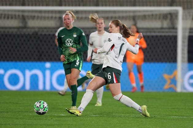 VfL vs. Chelsea, CL Frauen Wolfsburg, 17.12.2025, FUßBALL - VfL Wolfsburg vs. FC Chelsea, Champions League Frauen, Saison 2025 26. Sjoeke Nüsken (Chelsea) Wolfsburg