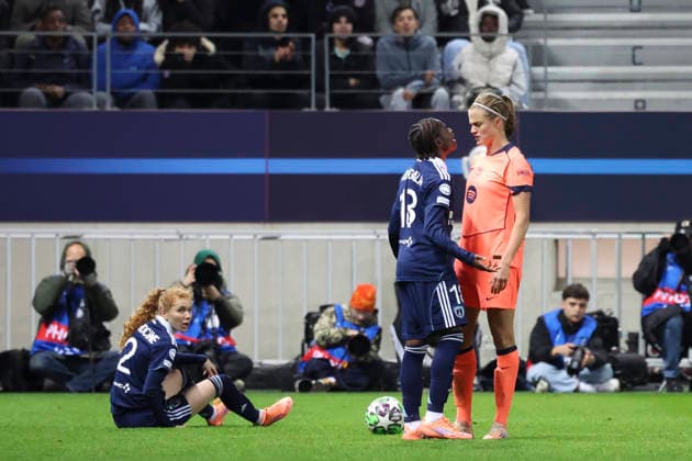 FOOTBALL FEMININ : Paris FC Vs FC Barcelone - Ligue des Champions - 17 12 2025 Celina Ould Hocine (Paris FC) - Melween NDongala (Paris FC) Vs Irene Paredes (FC Barcelone) ParisFrance  Copyright: xMichaelxBaucherx