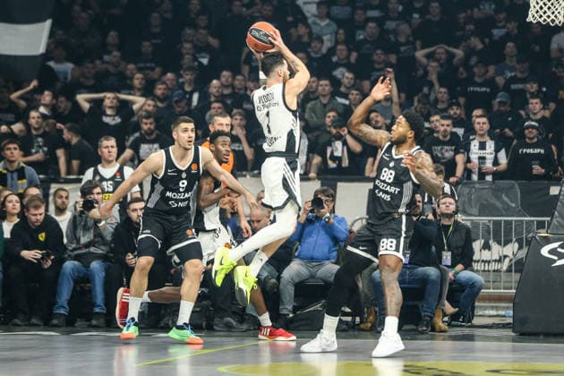 Partizan Mozzart Bet Belgrade v Virtus Bologna - EuroLeague BELGRADE, SERBIA - DECEMBER 17: Luca Vildoza (1) of Virtus Bologna in action during the EuroLeague Regular Season Round 16 match between Partizan Mozzart Bet Belgrade and Virtus Bologna at Belgrade Arena on December 17, 2025 in Belgrade, Serbia. Filip Stevanovic Anadolu Belgrade Serbia. Editorial use only. Please get in touch for any other usage.  Copyright: x2025xAnadoluxFilipxStevanovicx