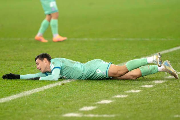 Georgios Koutsias, FCL, am Boden, FC Zürich - FC Lugano, Super League, Fussball, 17.12.2025