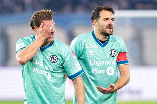 Kevin Behrens, re. Anto Grgic, FCL, FC Zürich - FC Lugano, Super League, Fussball, 17.12.2025