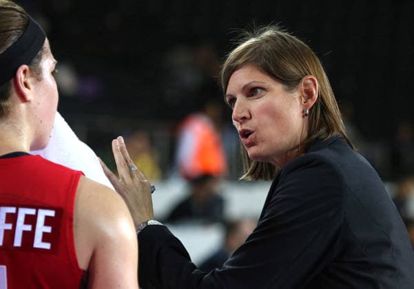Mozambique v Canada - 2014 FIBA World Championship, WM, Weltmeisterschaft For Women ANKARA, TURKEY - SEPTEMBER 27: Canada s head coach Lisa Thomaidis gives instructions to her players during the 2014 FIBA World Championship For Women Group B basketball match between Mozambique and Canada at the Ankara Arena on September 27, 2014 in Ankara, Turkey. Ankara Turkey. Editorial use only. Please get in touch for any other usage.  Copyright: x2025xAnadoluxMehmetxMuratxÖnelx