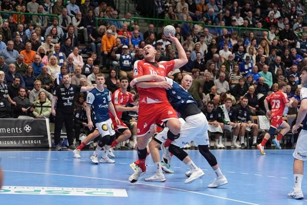 RECORD DATE NOT STATED Szene mit Arnar Freyr Arnarsson (21; MT Melsungen), Tomas Babak (19; Bergischer HC), Nikolaj Enderleit (4; MT Melsungen), Lars Kooij (15; Bergischer HC) und Belal Ibrahim Massoud (20; Bergischer HC) Szene mit Arnar Freyr Arnarsson (21; MT Melsungen) und Tomas Babak (19; Bergischer HC)