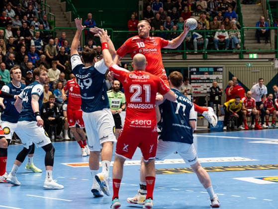 Dainis Kristopans (MT Melsungen, 10) beim Torwurf Bergischer HC vs. MT Melsungen, Handball, DHB Pokal, Viertelfinale, Saison 2025 2026, 18.12.2025 Bergischer HC vs. MT Melsungen, Handball, DHB Pokal, Viertelfinale, Saison 2025 2026, 18.12.2025 Wuppertal Copyright: xEibner-Pressefoto DamianxKruczynx EP_DKI